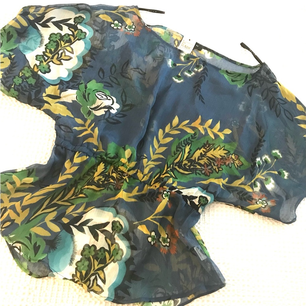 NWT Glam Floral Patterned Sheer peplum Blouse